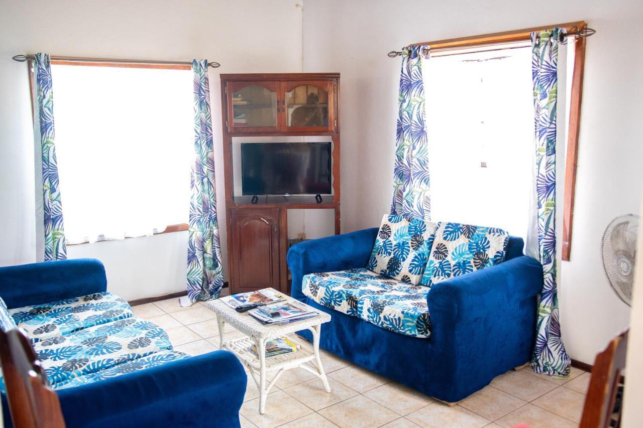Tropical Breeze Vacation Home And Apartments Gros Islet Exterior foto