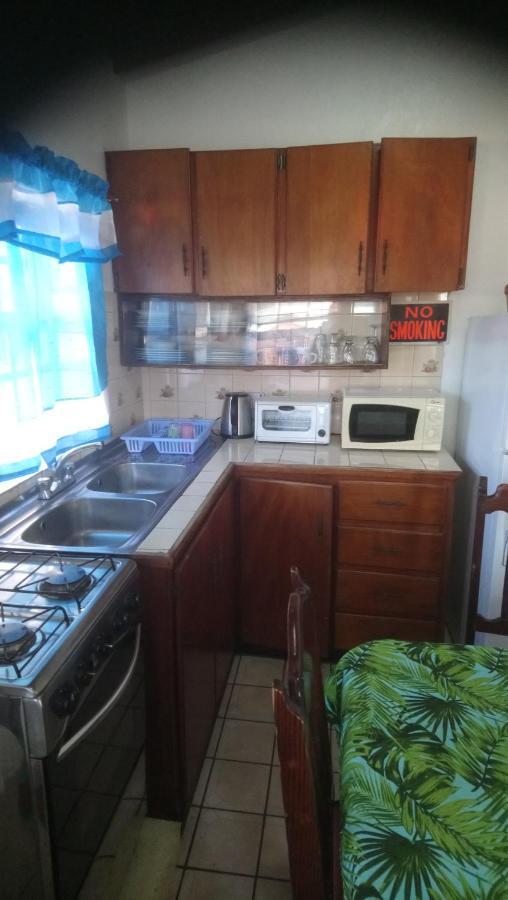 Tropical Breeze Vacation Home And Apartments Gros Islet Exterior foto